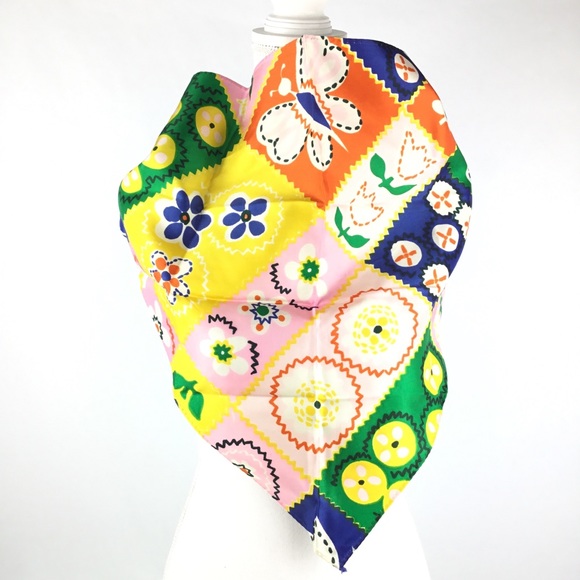True vintage women’s 70s head scarf. Bright floral - Picture 5 of 5